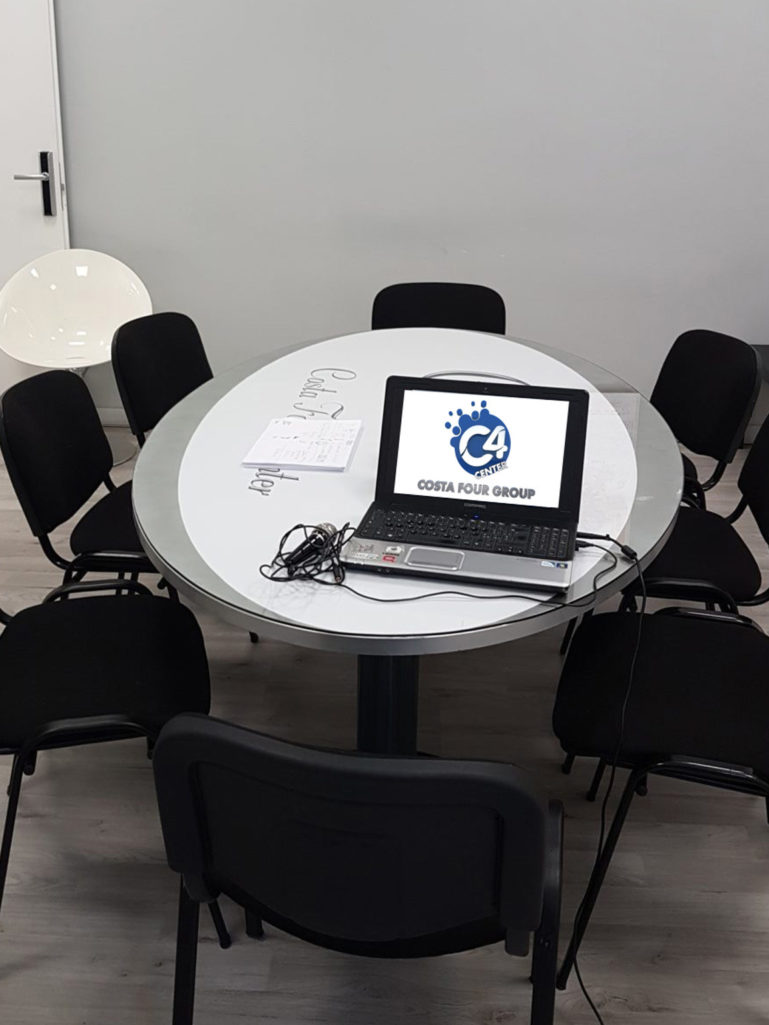 coworking con postazioni varie a milano zona loreto